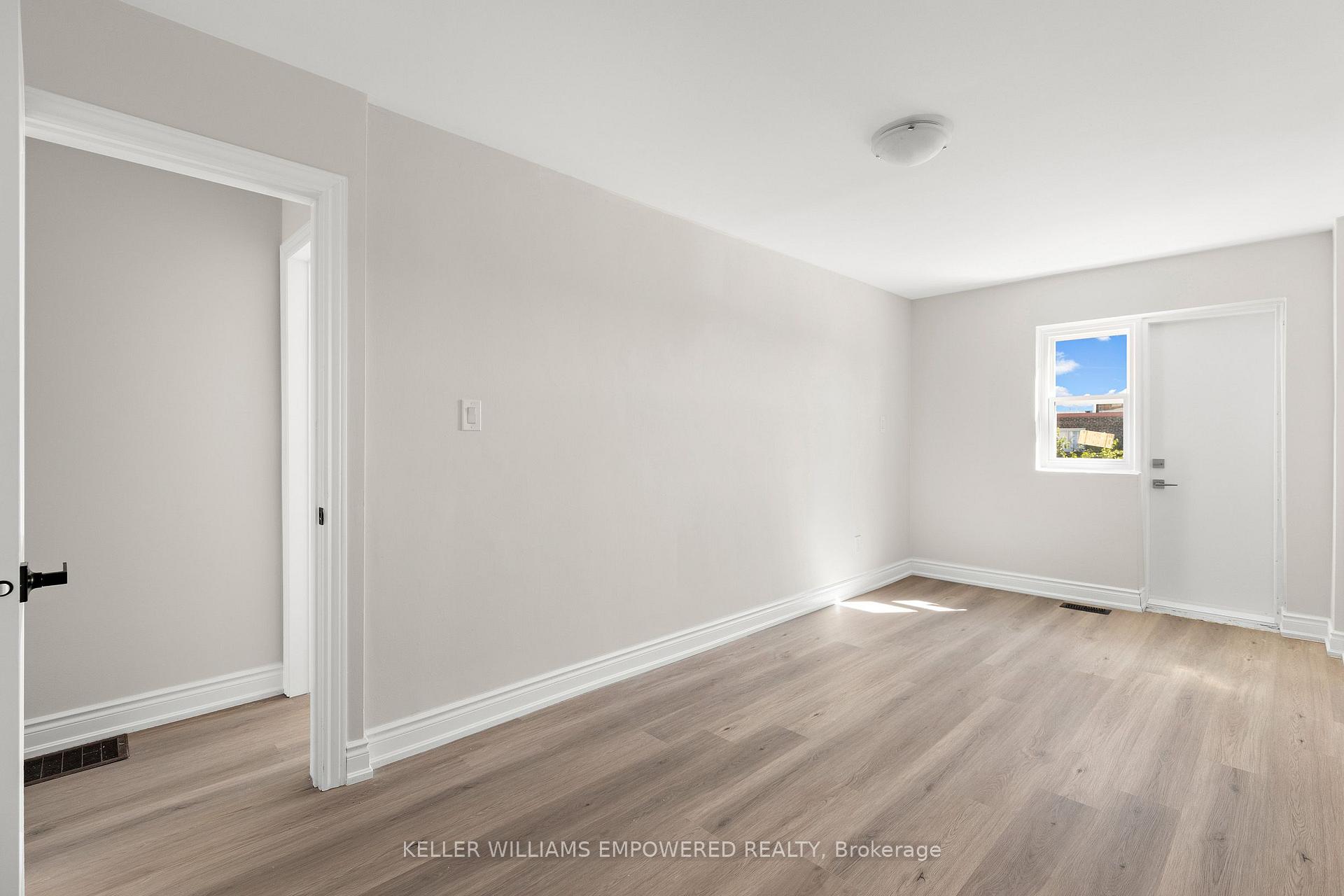 Photo 20 of 3019 Islington Avenue, North York, Humber Summit — HOMEH