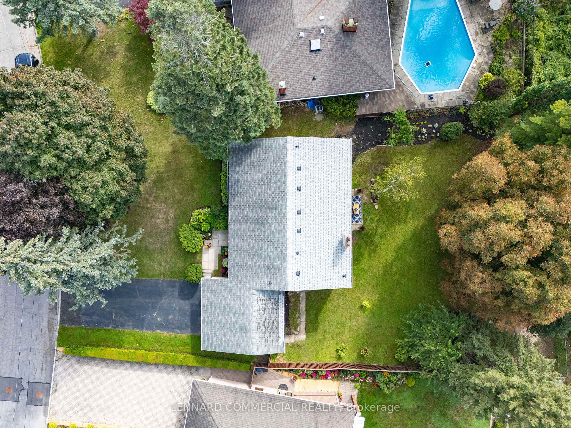 Photo 5 of 149 Verobeach Boulevard, North York, Humbermede — HOMEH