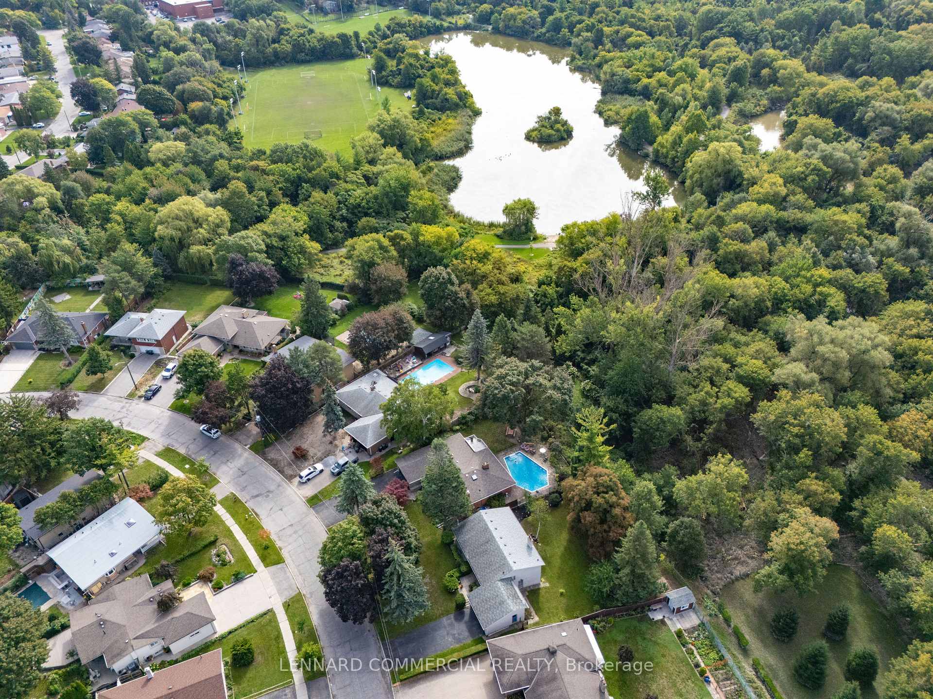 Photo 7 of 149 Verobeach Boulevard, North York, Humbermede — HOMEH
