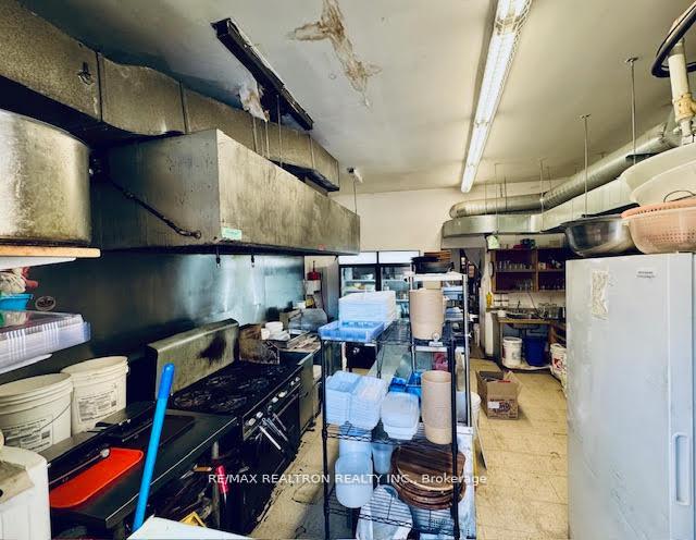 Photo 18 of 1620 Bloor Street W, Toronto, High Park North — HOMEH
