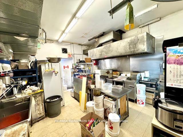 Photo 19 of 1620 Bloor Street W, Toronto, High Park North — HOMEH