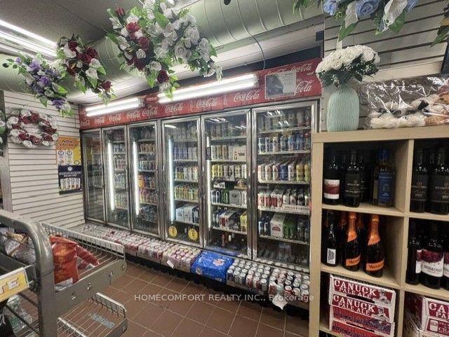 Photo 4 of 237 Park Lawn Road, Etobicoke, Stonegate-Queensway — HOMEH