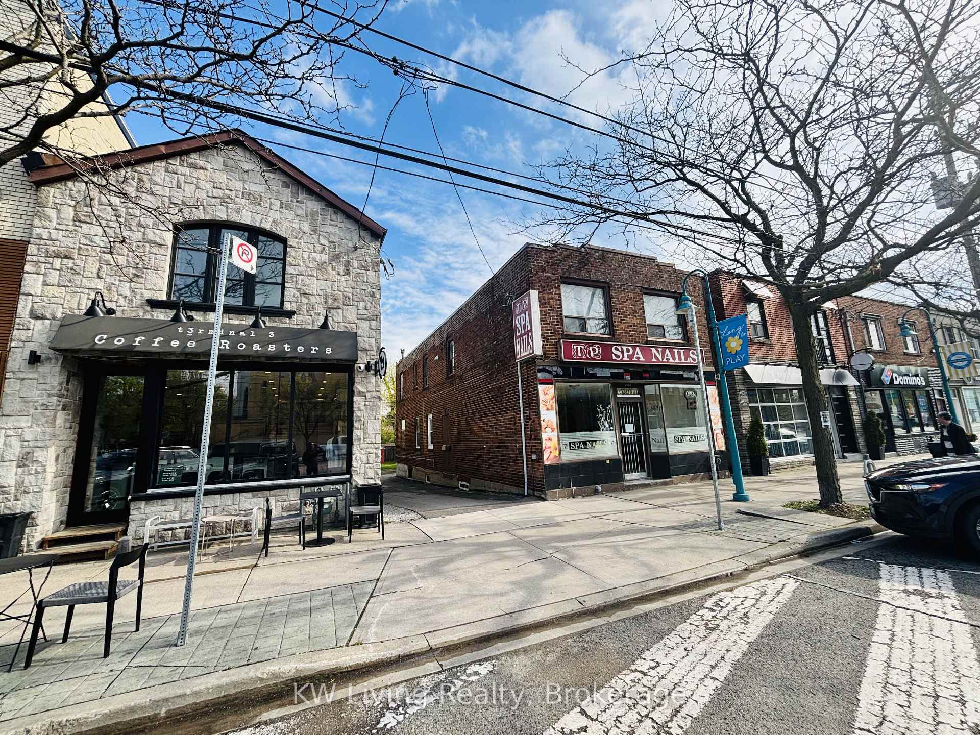 Photo of 3339 Lake Shore Boulevard W