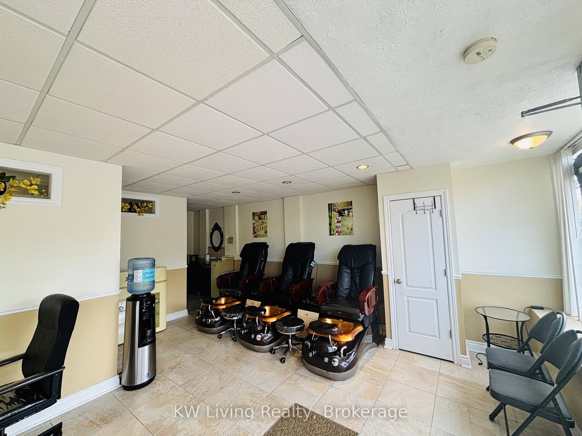 Photo 6 of 3339 Lake Shore Boulevard W, Etobicoke, Long Branch — HOMEH