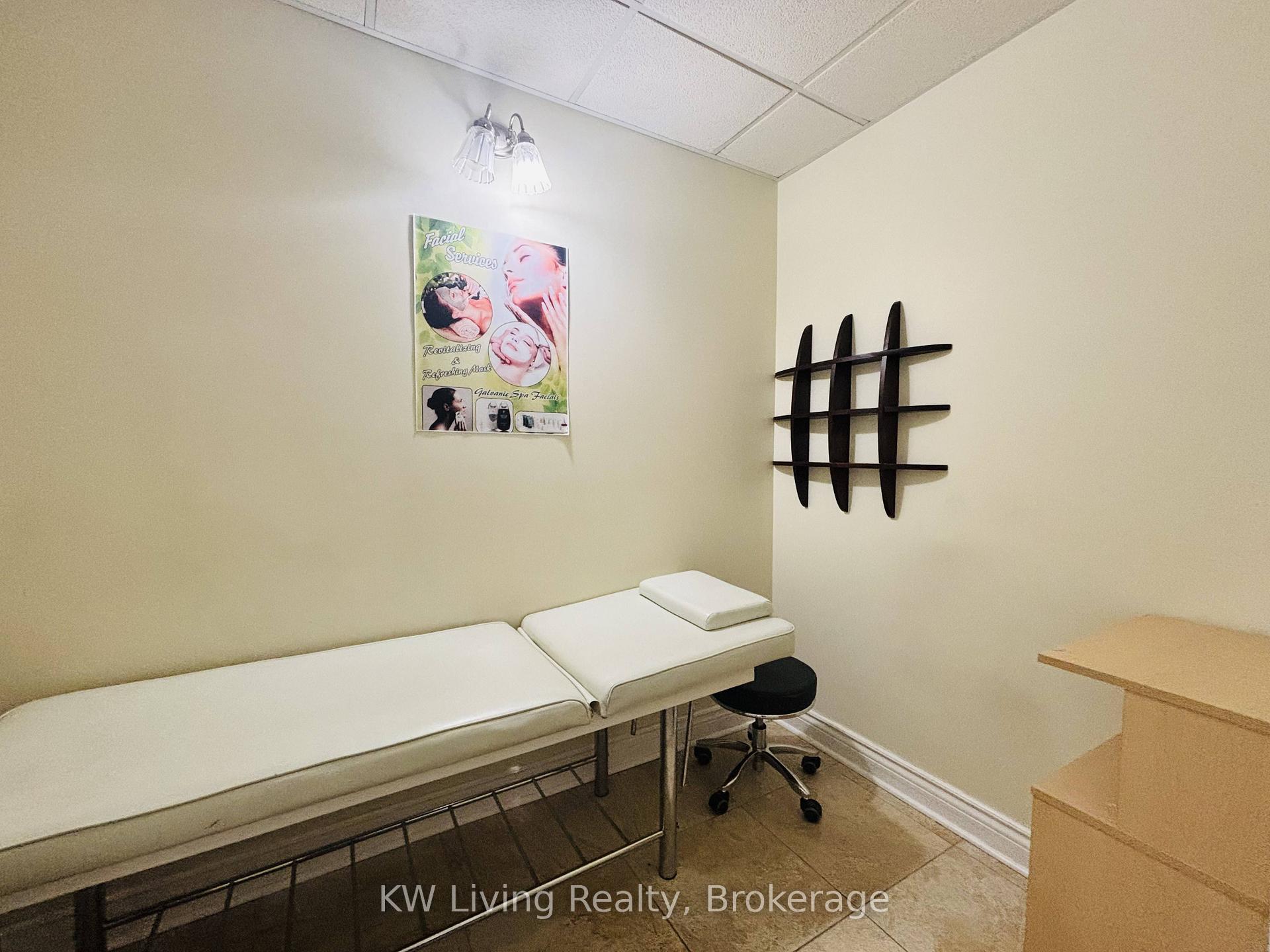 Photo 9 of 3339 Lake Shore Boulevard W, Etobicoke, Long Branch — HOMEH
