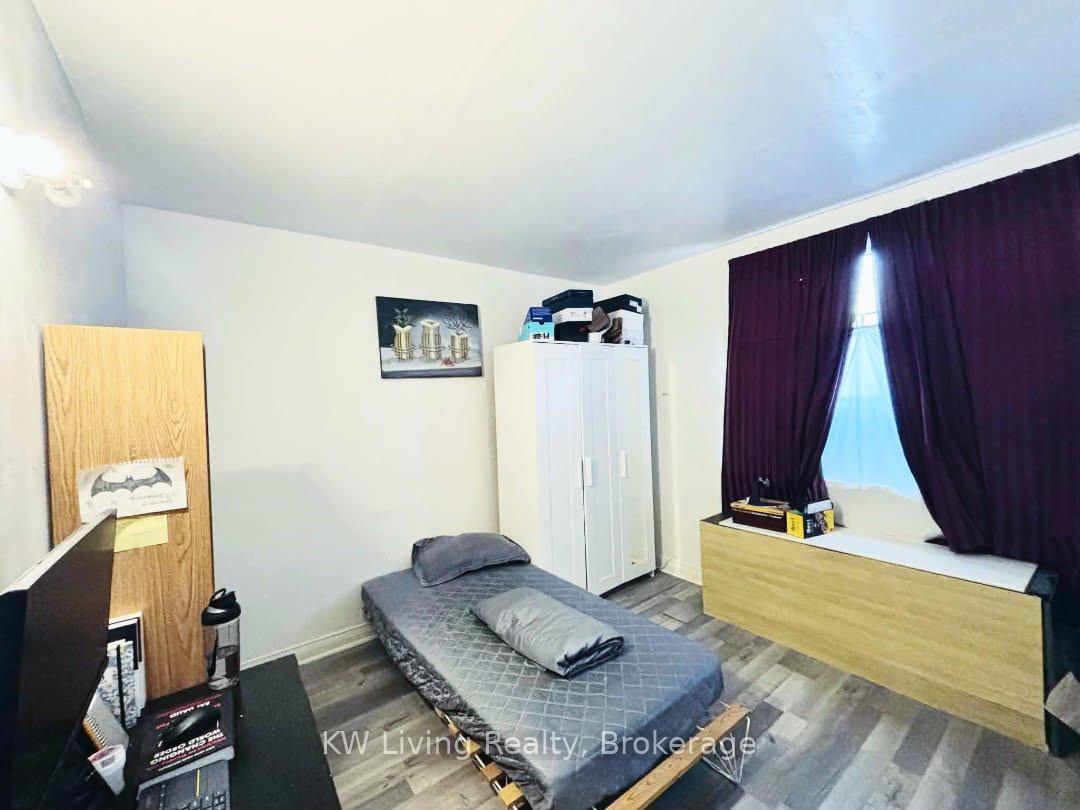 Photo 13 of 3339 Lake Shore Boulevard W, Etobicoke, Long Branch — HOMEH