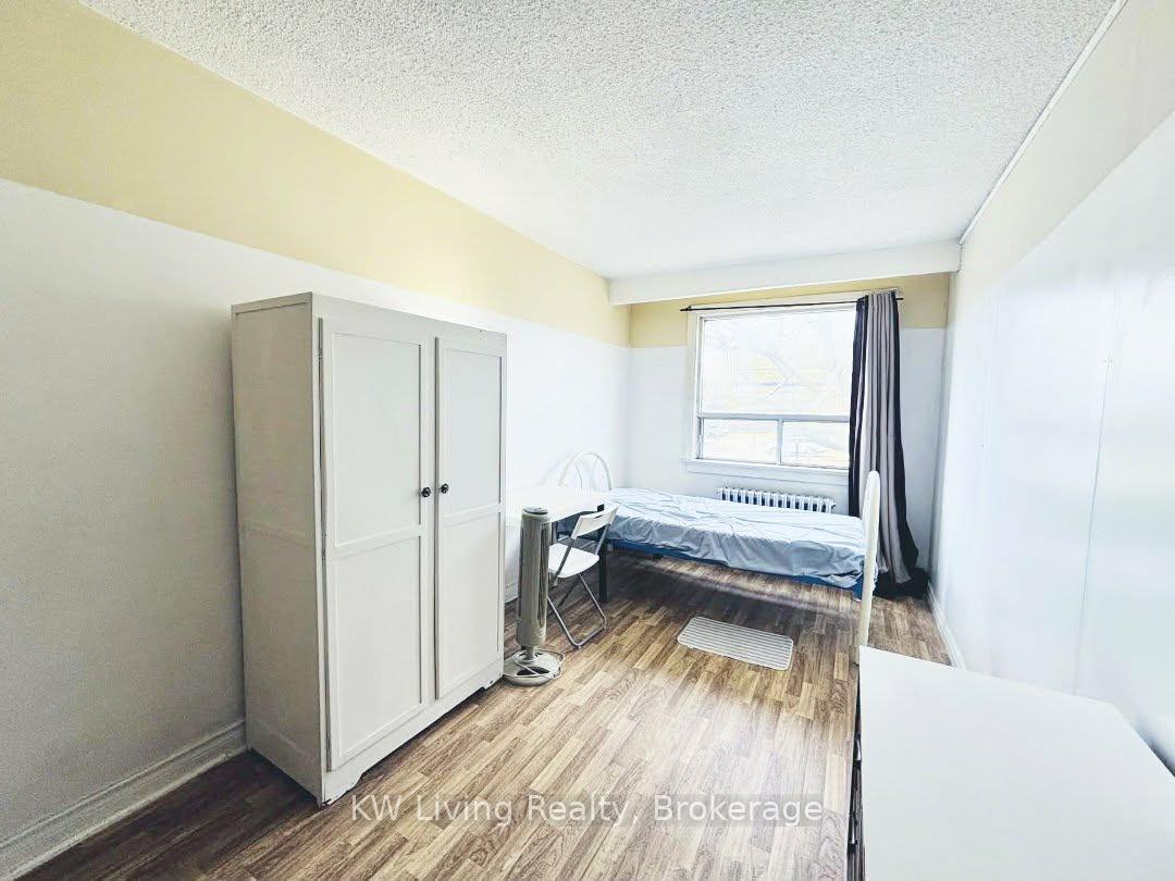 Photo 15 of 3339 Lake Shore Boulevard W, Etobicoke, Long Branch — HOMEH
