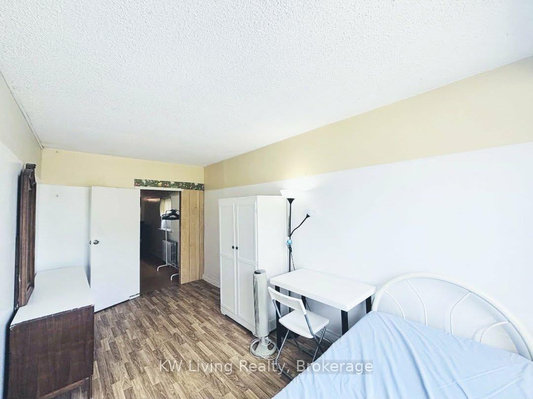 Photo 16 of 3339 Lake Shore Boulevard W, Etobicoke, Long Branch — HOMEH