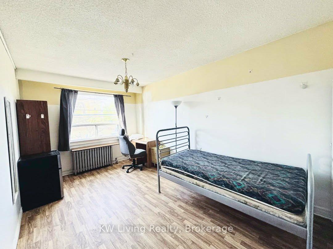 Photo 18 of 3339 Lake Shore Boulevard W, Etobicoke, Long Branch — HOMEH