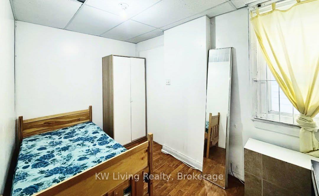 Photo 19 of 3339 Lake Shore Boulevard W, Etobicoke, Long Branch — HOMEH