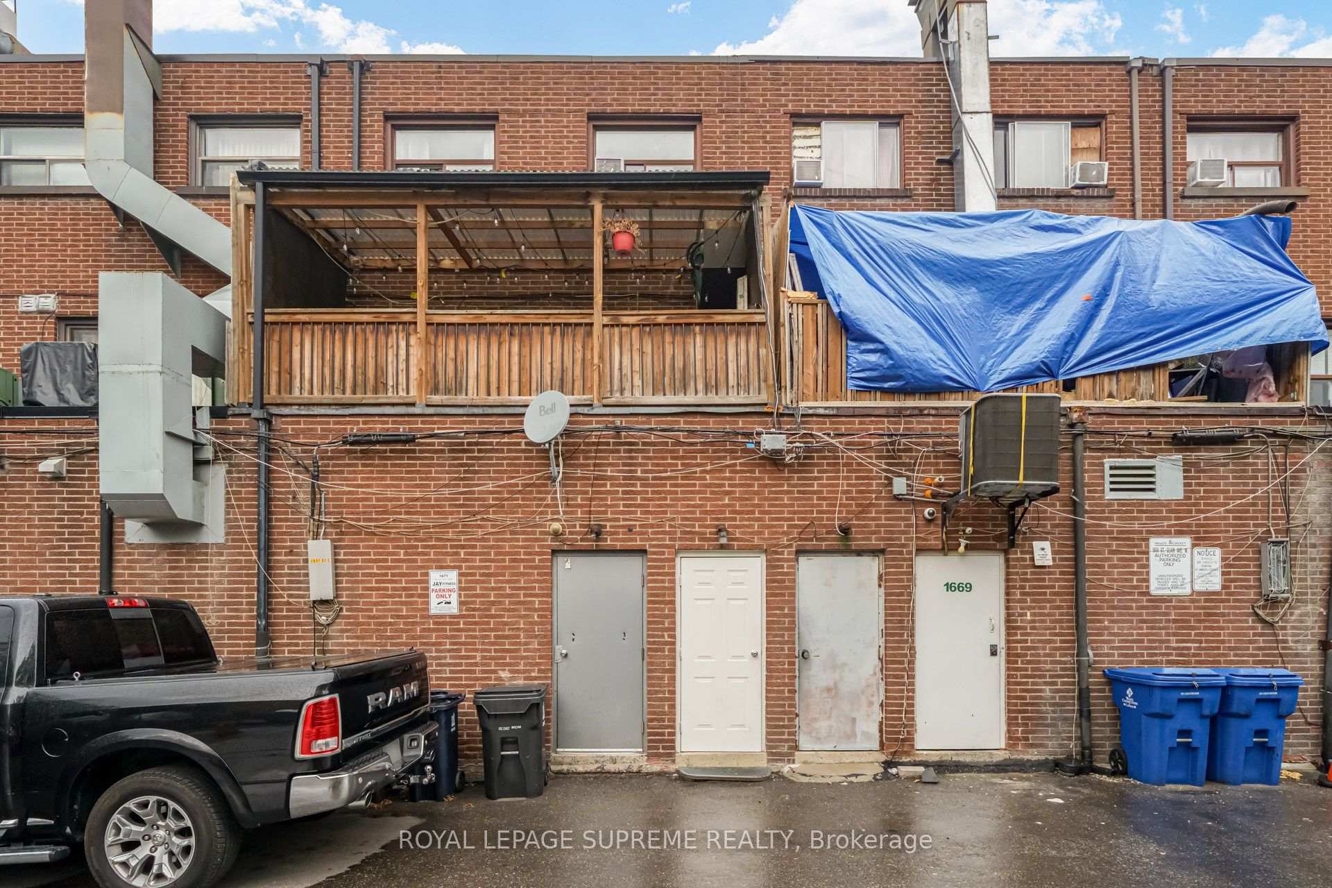 Photo 13 of 1671 St Clair Avenue W, Toronto, Weston-Pellam Park — HOMEH