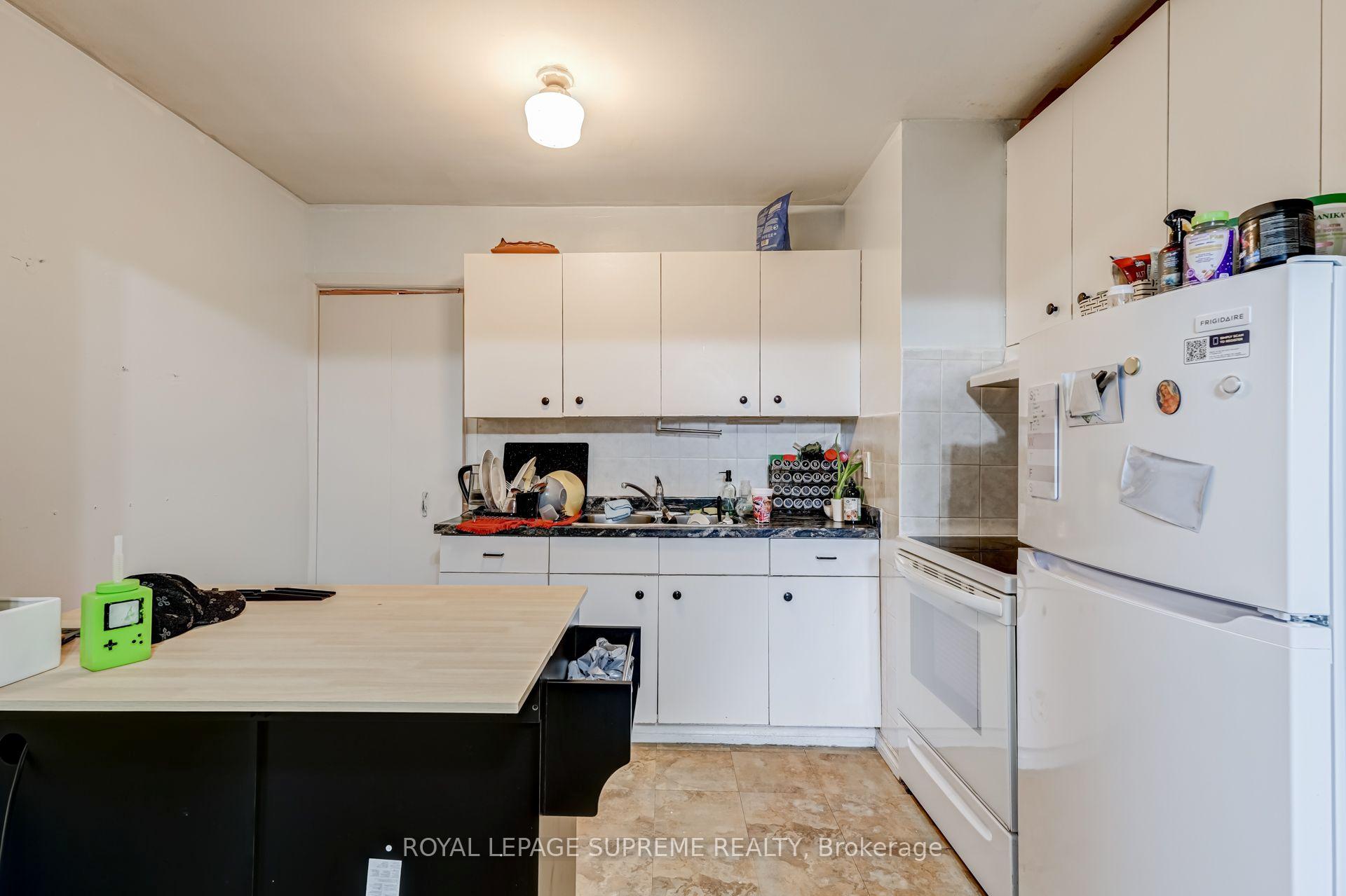 Photo 19 of 1671 St Clair Avenue W, Toronto, Weston-Pellam Park — HOMEH