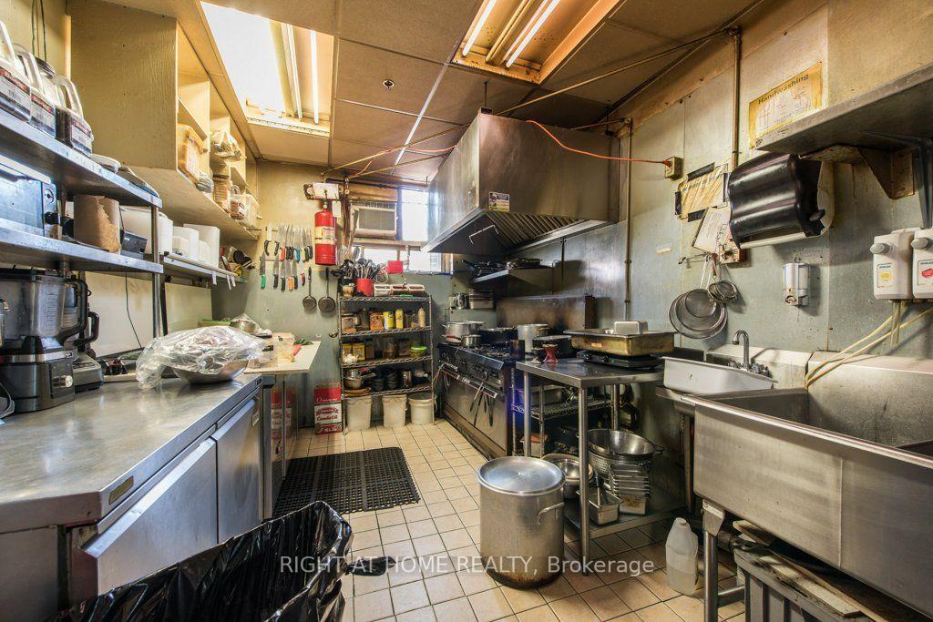 Photo 6 of 812 Bloor Street W, Toronto, Dovercourt-Wallace Emerson-Junction — HOMEH
