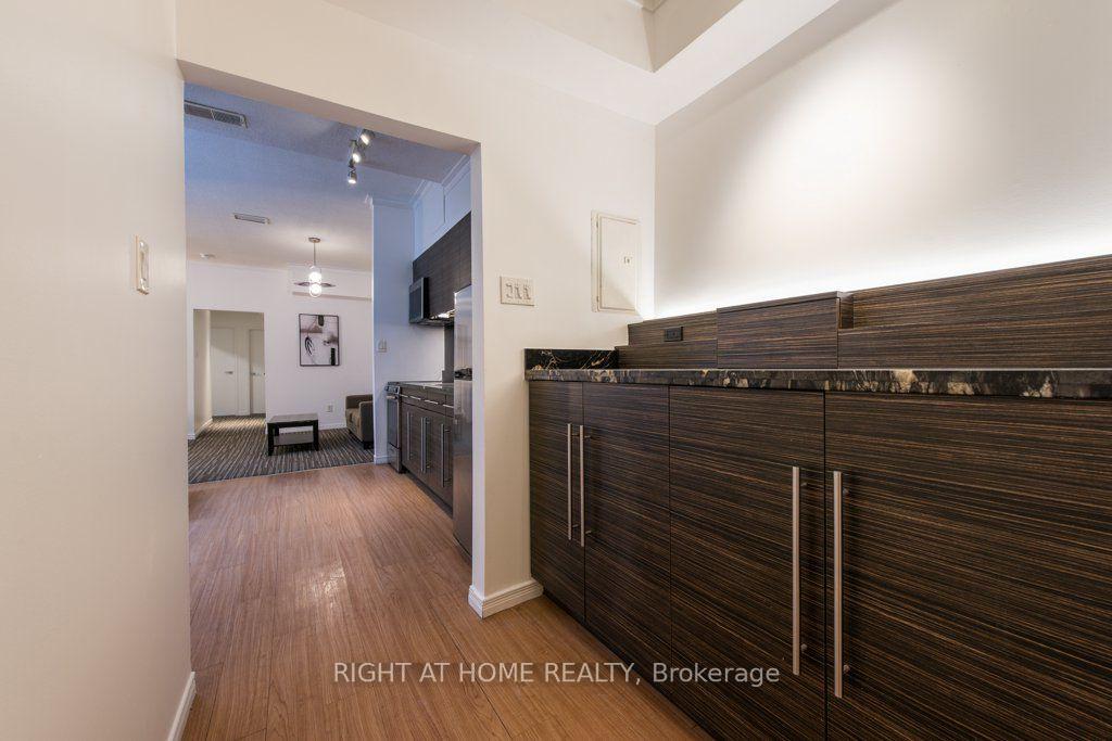 Photo 13 of 812 Bloor Street W, Toronto, Dovercourt-Wallace Emerson-Junction — HOMEH