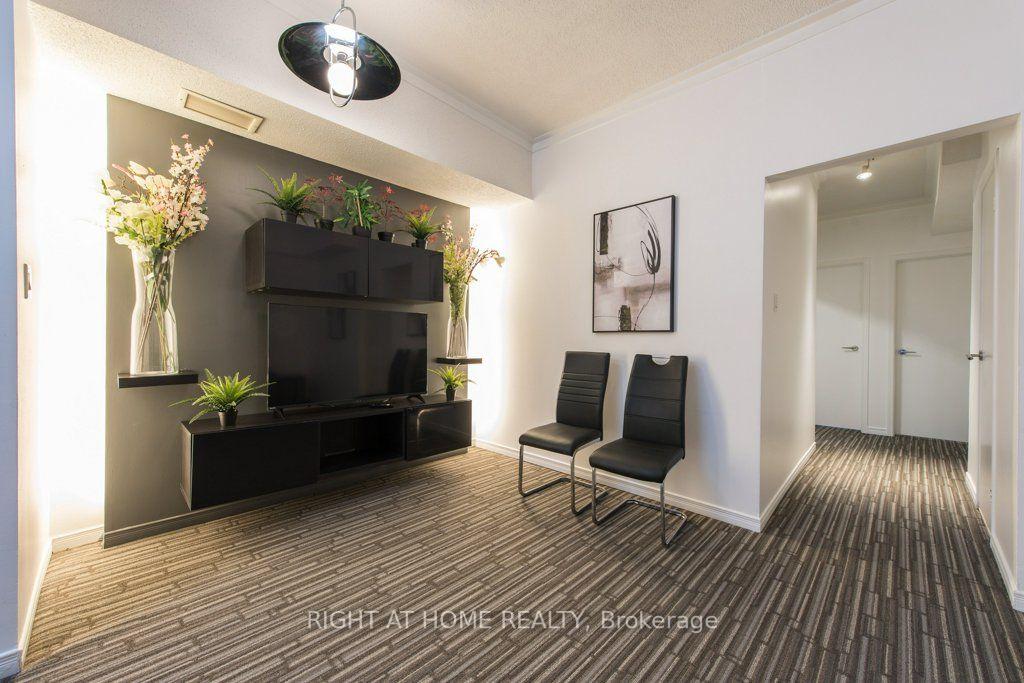 Photo 15 of 812 Bloor Street W, Toronto, Dovercourt-Wallace Emerson-Junction — HOMEH