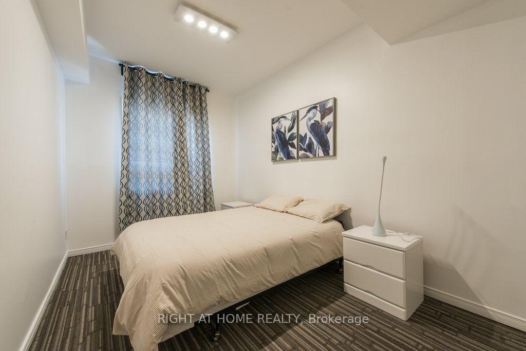 Photo 17 of 812 Bloor Street W, Toronto, Dovercourt-Wallace Emerson-Junction — HOMEH