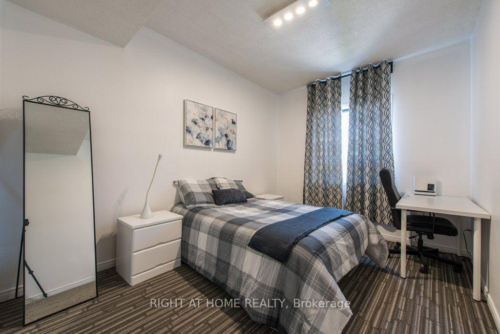 Photo 18 of 812 Bloor Street W, Toronto, Dovercourt-Wallace Emerson-Junction — HOMEH