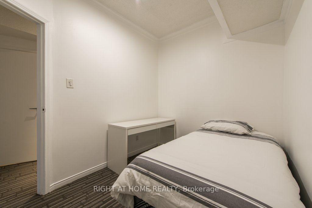 Photo 19 of 812 Bloor Street W, Toronto, Dovercourt-Wallace Emerson-Junction — HOMEH
