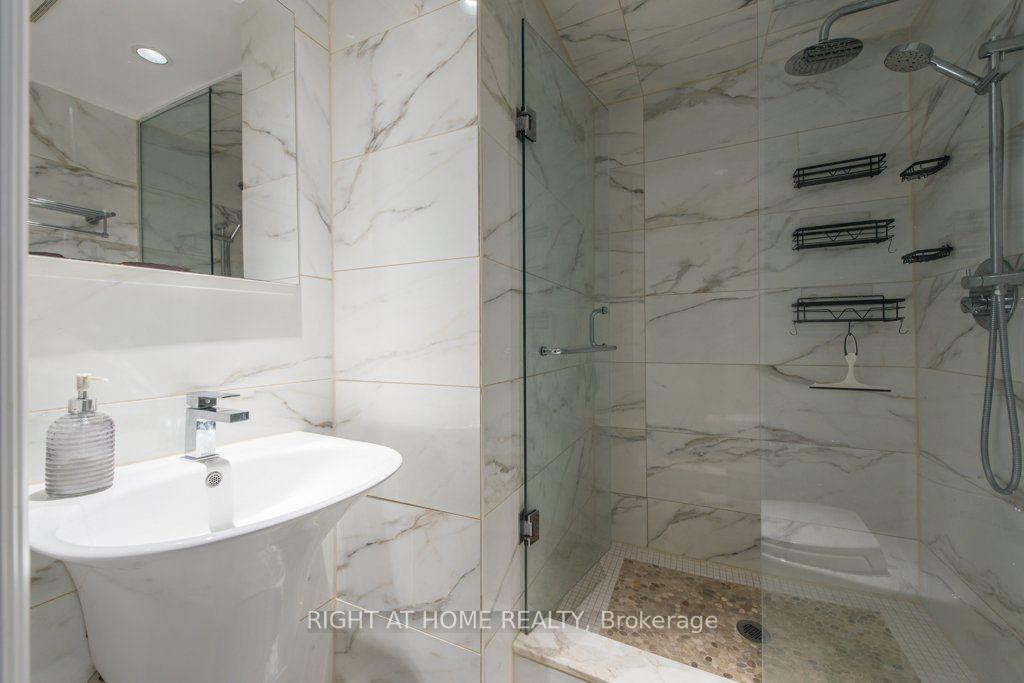 Photo 20 of 812 Bloor Street W, Toronto, Dovercourt-Wallace Emerson-Junction — HOMEH