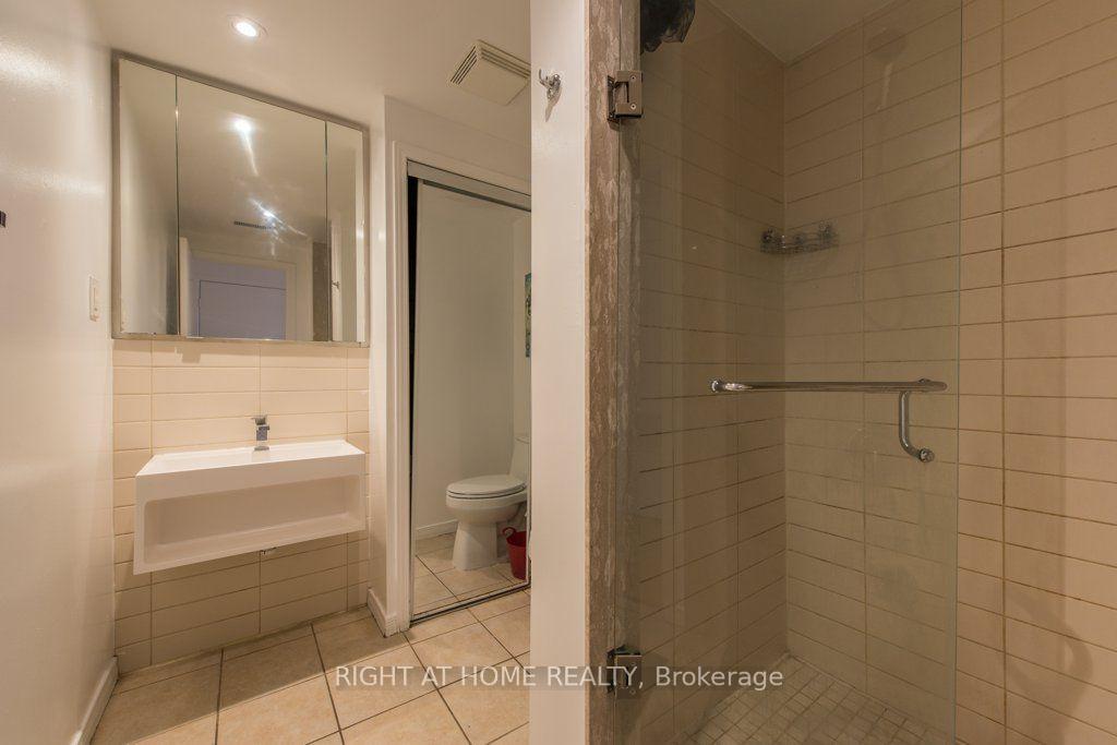 Photo 26 of 812 Bloor Street W, Toronto, Dovercourt-Wallace Emerson-Junction — HOMEH