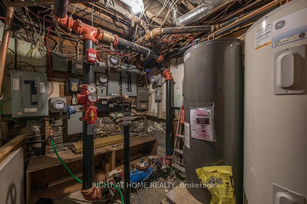 Photo 31 of 812 Bloor Street W, Toronto, Dovercourt-Wallace Emerson-Junction — HOMEH