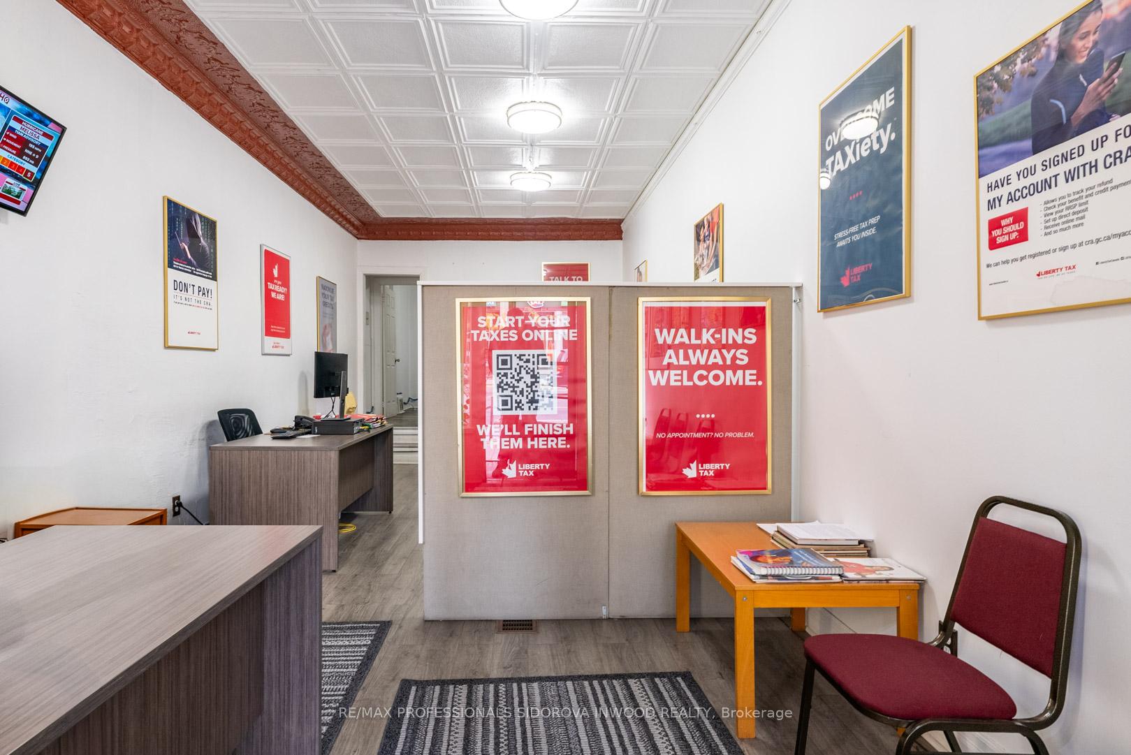 Photo 4 of 1665 Bloor Street W, Toronto, High Park-Swansea — HOMEH