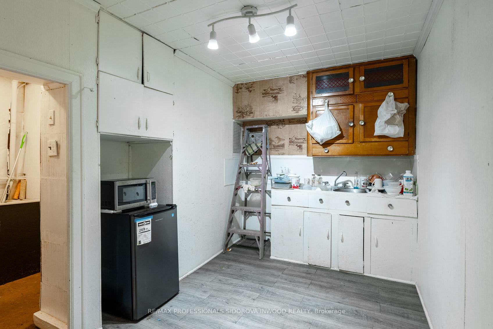 Photo 14 of 1665 Bloor Street W, Toronto, High Park-Swansea — HOMEH