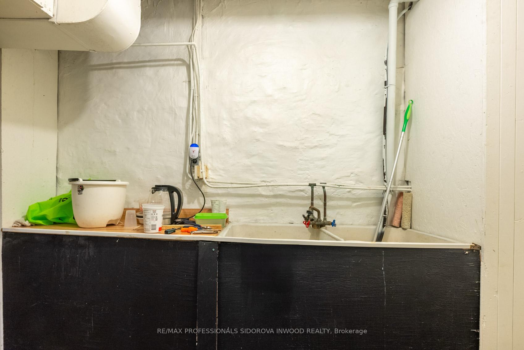 Photo 15 of 1665 Bloor Street W, Toronto, High Park-Swansea — HOMEH