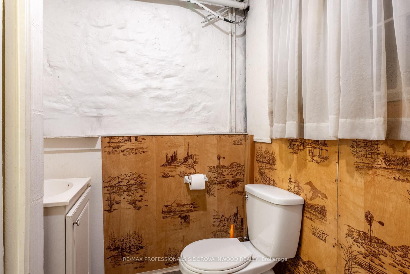 Photo 17 of 1665 Bloor Street W, Toronto, High Park-Swansea — HOMEH