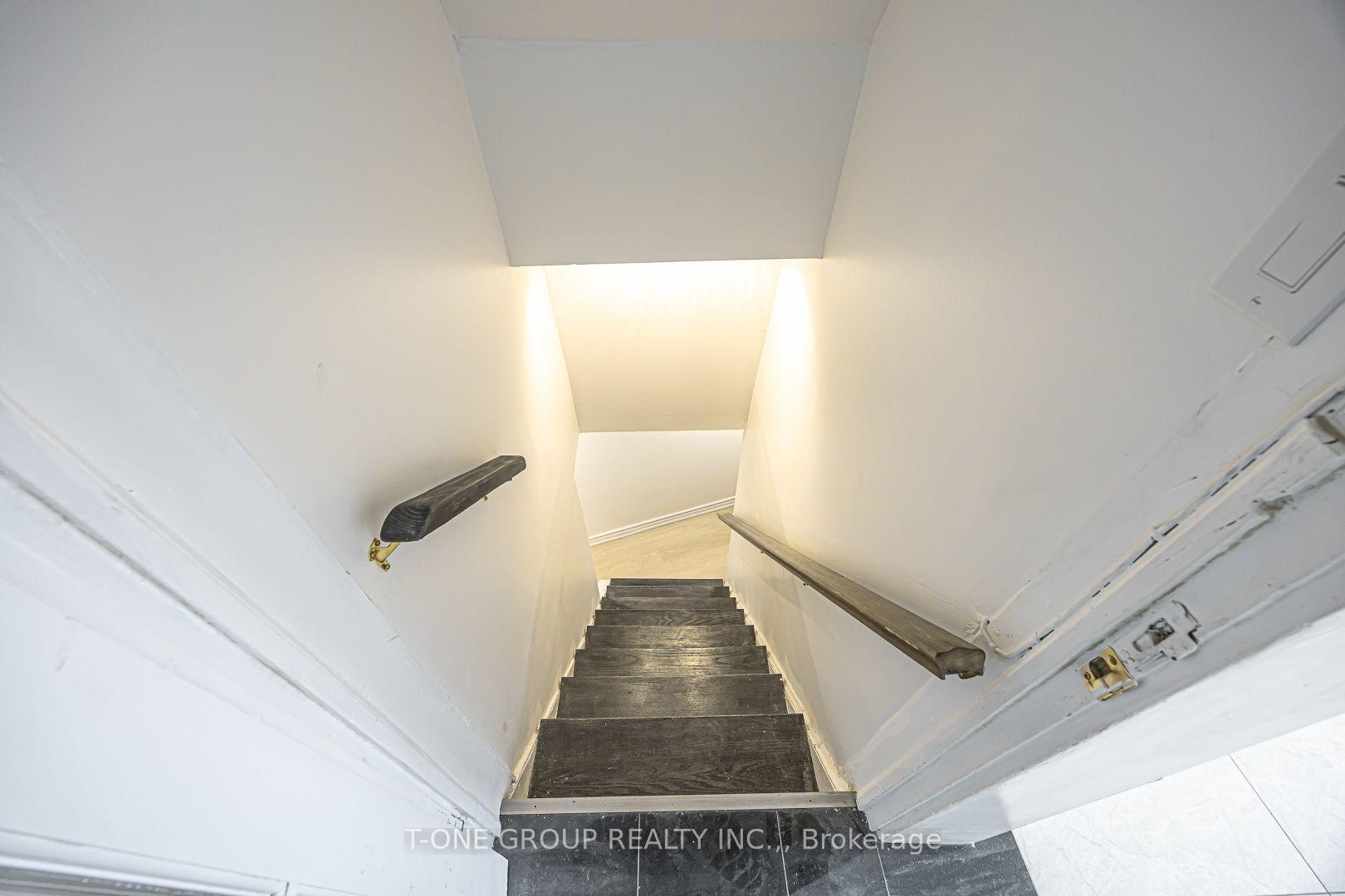 Photo 24 of 3287 Dundas Street W, Toronto, Junction Area — HOMEH