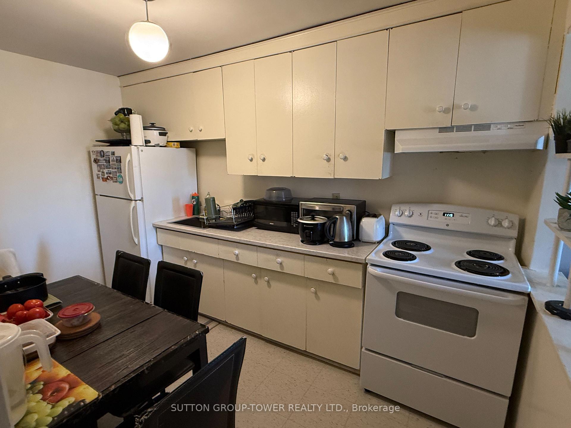 Photo 14 of 684 Wilson Avenue, North York, Downsview-Roding-CFB — HOMEH