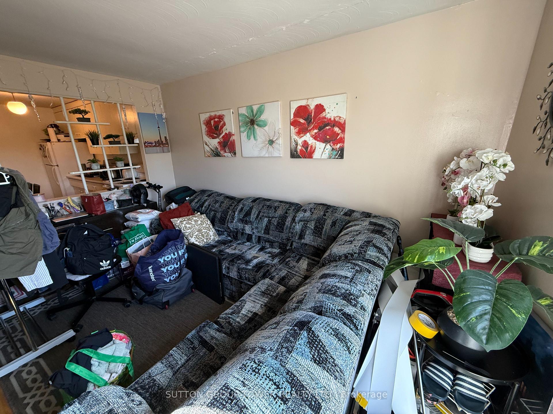 Photo 16 of 684 Wilson Avenue, North York, Downsview-Roding-CFB — HOMEH