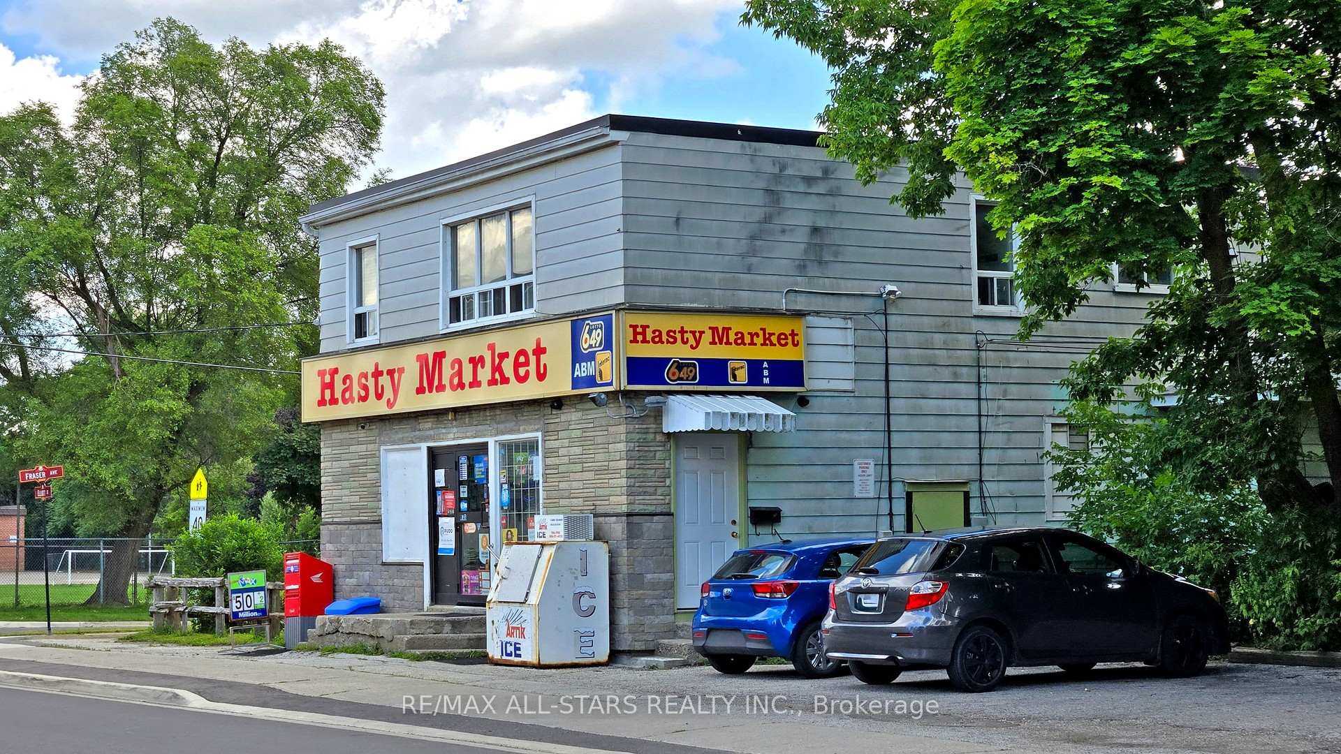 Photo 4 of 88 Elliott Street, Brampton, Downtown Brampton — HOMEH