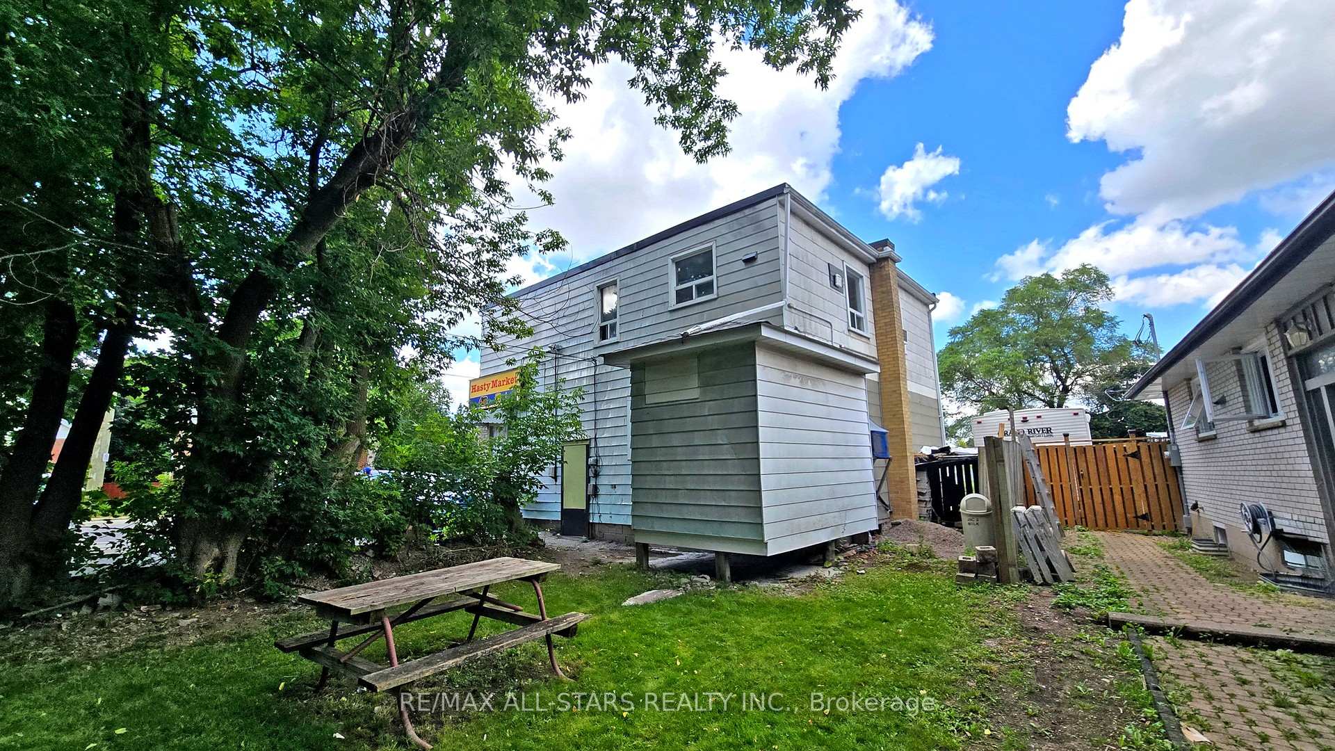 Photo 23 of 88 Elliott Street, Brampton, Downtown Brampton — HOMEH