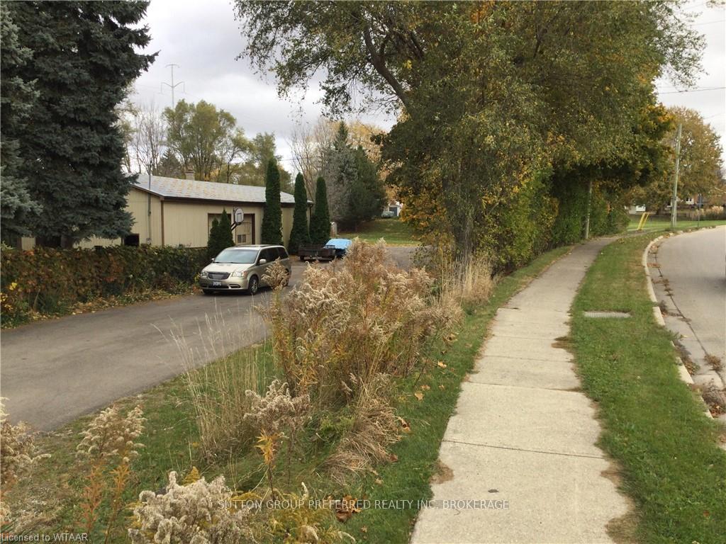 Photo 3 of 301 Mill Street, Woodstock, Woodstock - South — HOMEH