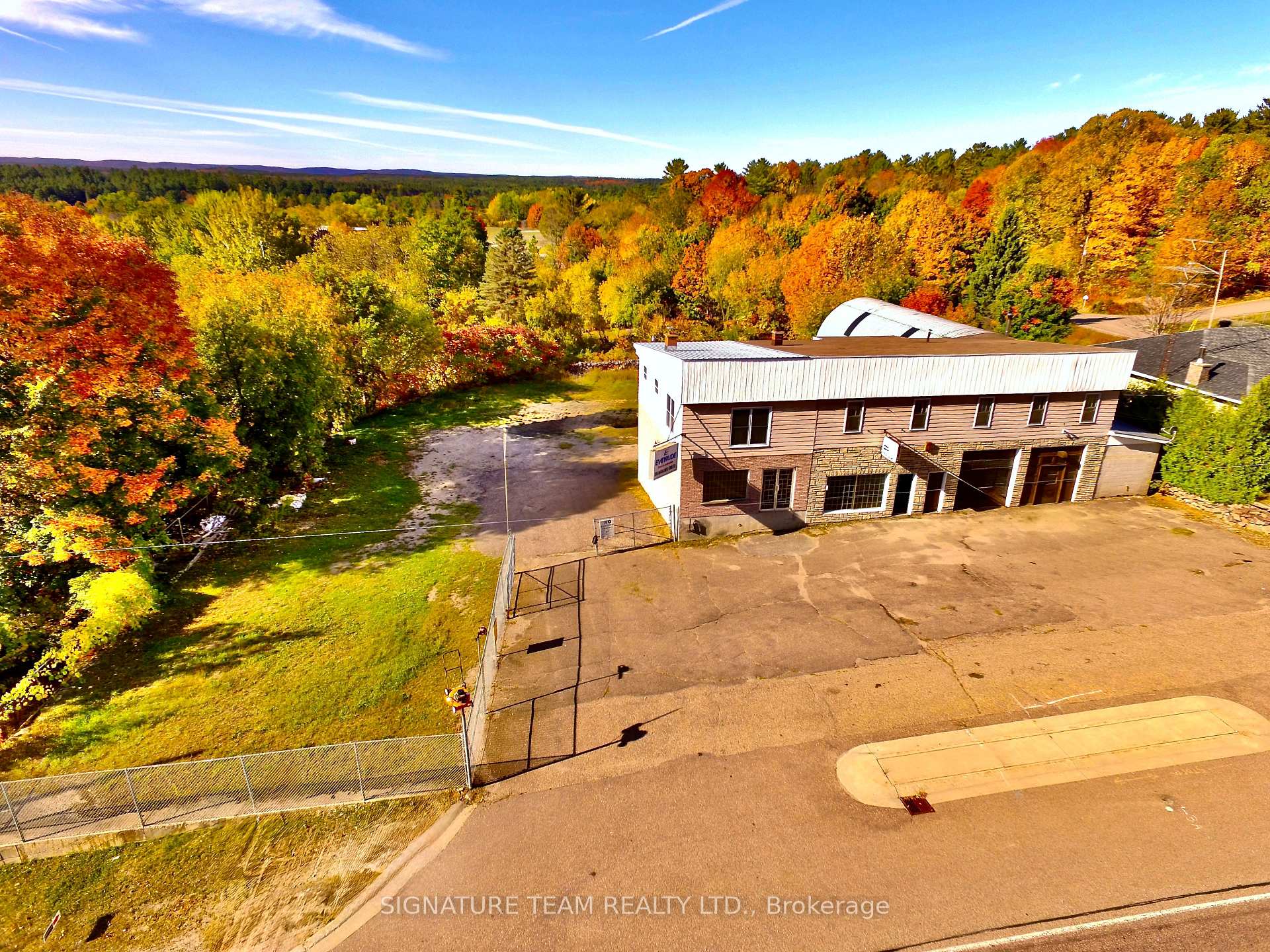 Photo of 292 Bonnechere Street W