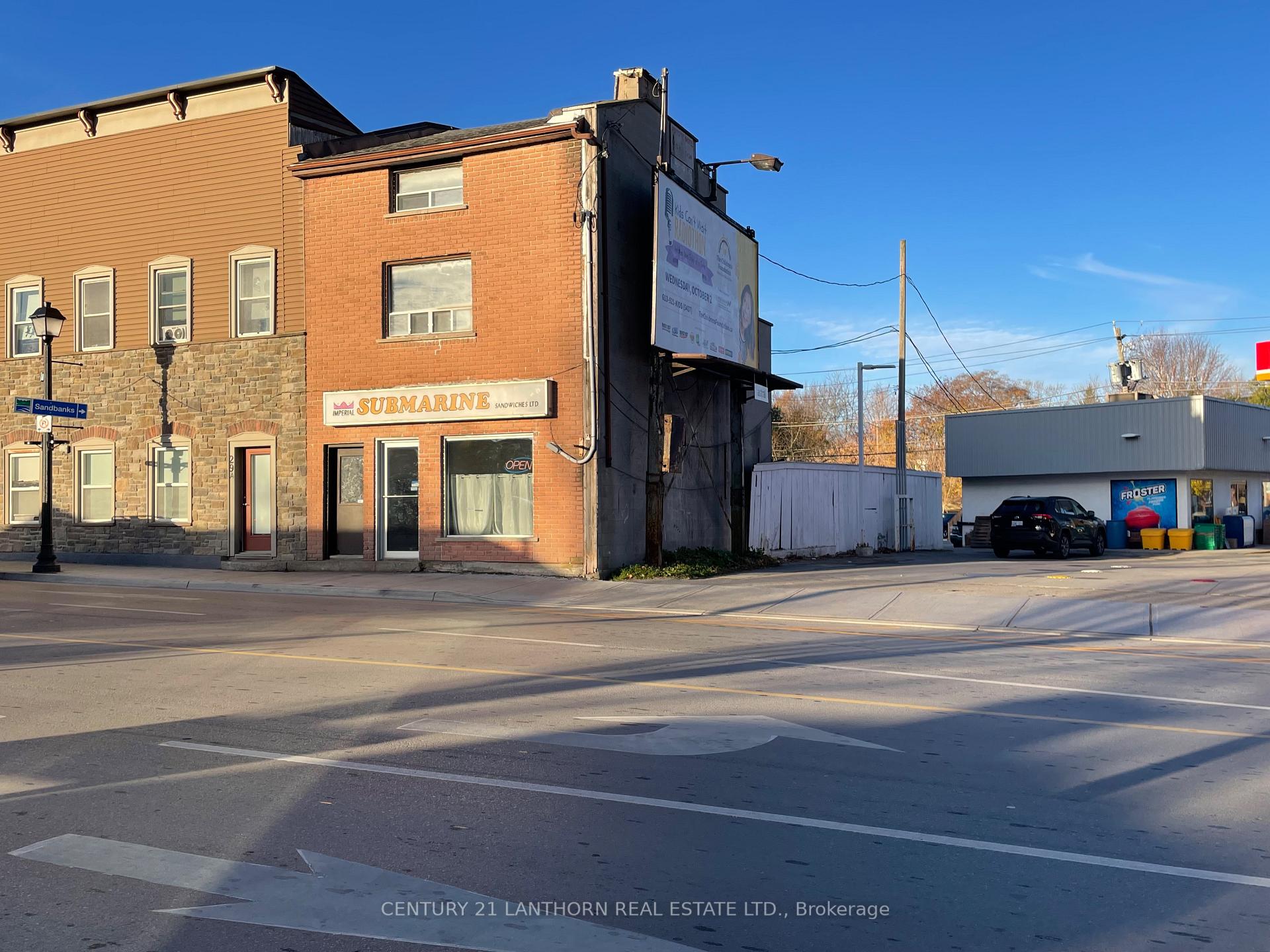 Photo of 325 Picton Main Street E