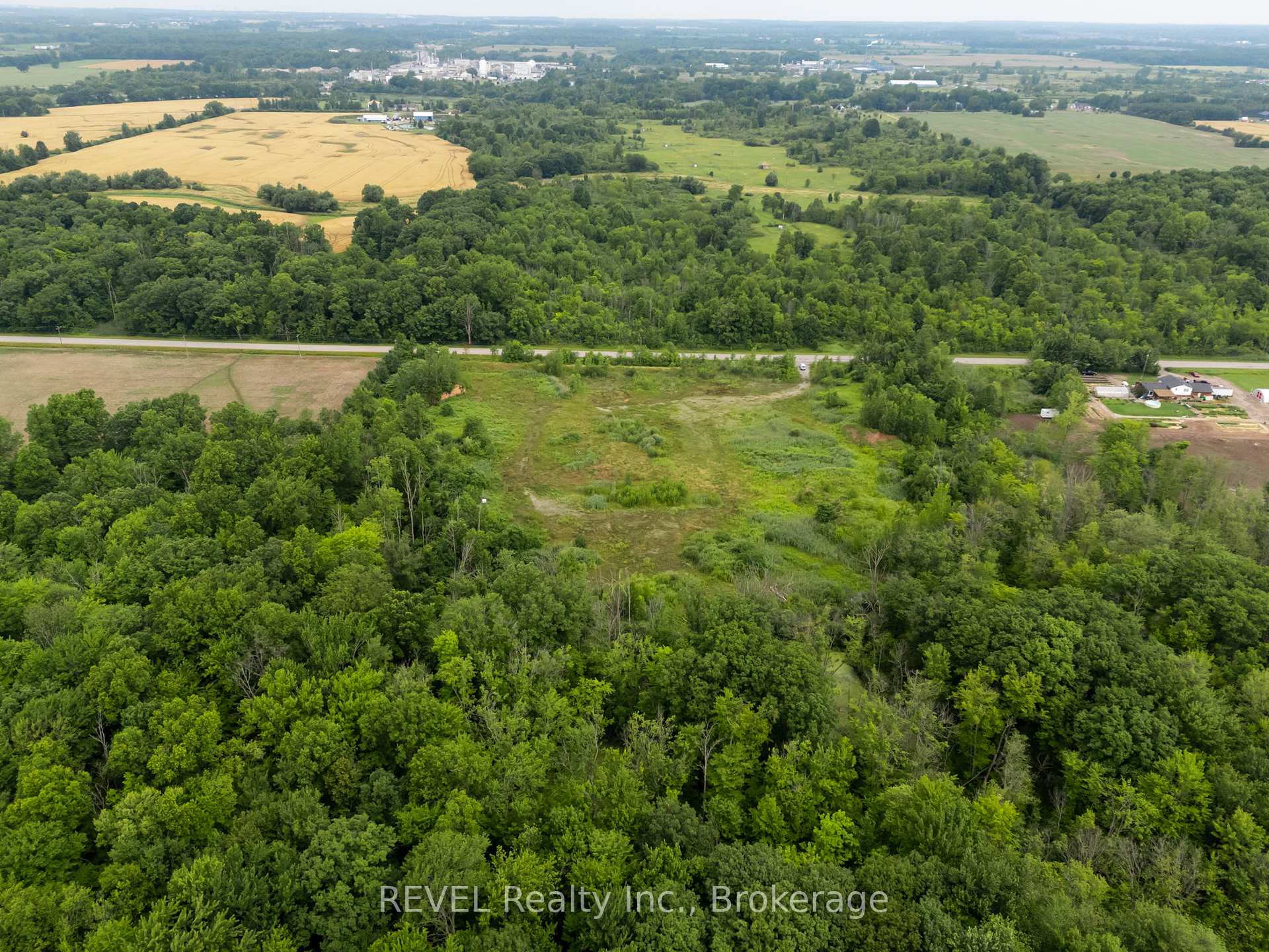 Photo 7 of 9940 Biggar Road, Niagara Falls, Schisler — HOMEH