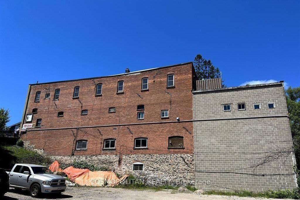 Photo 1 of 75 Manitoba Street, Bracebridge — HOMEH