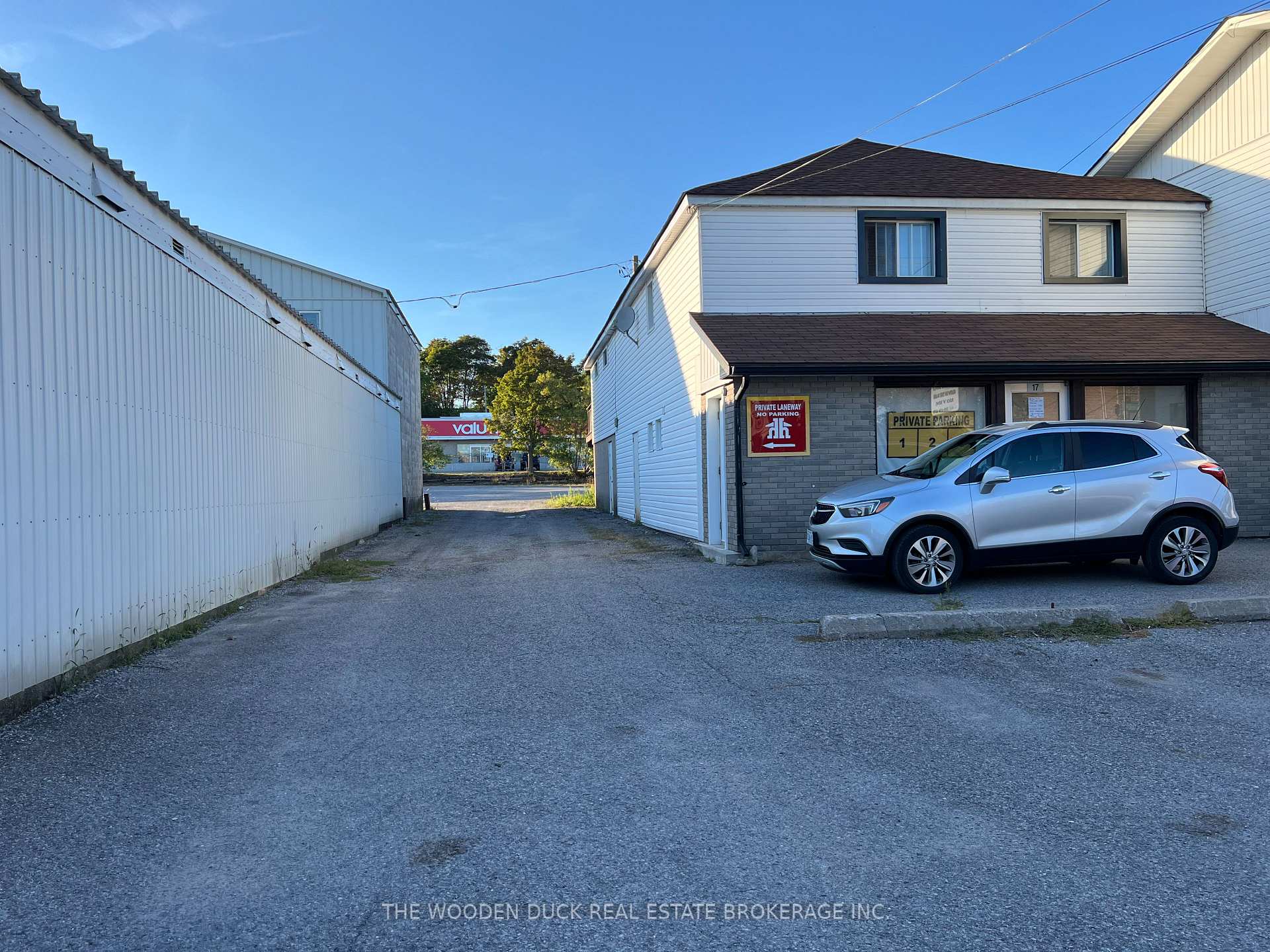Photo of 17 Front Street E