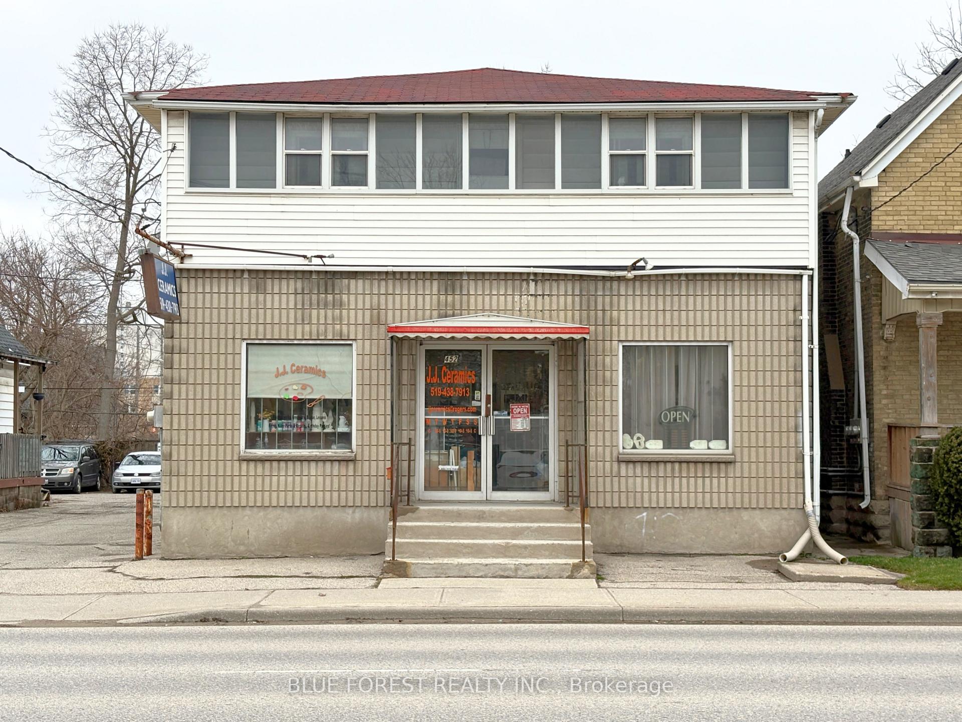 Front of 452 Horton Street
