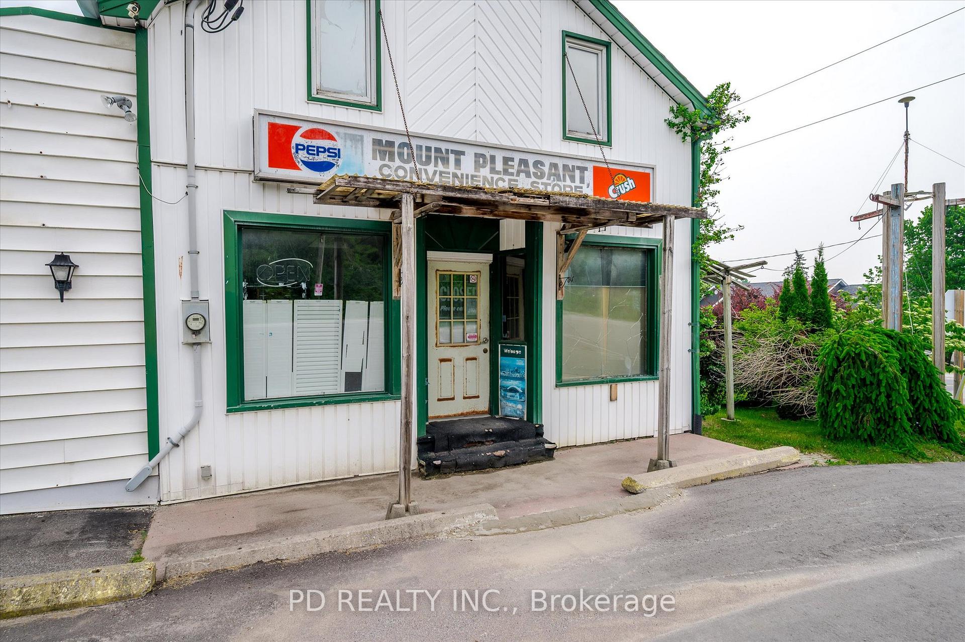 Photo 4 of 2449 Queen Mary Street, Cavan Monaghan, Cavan Twp — HOMEH