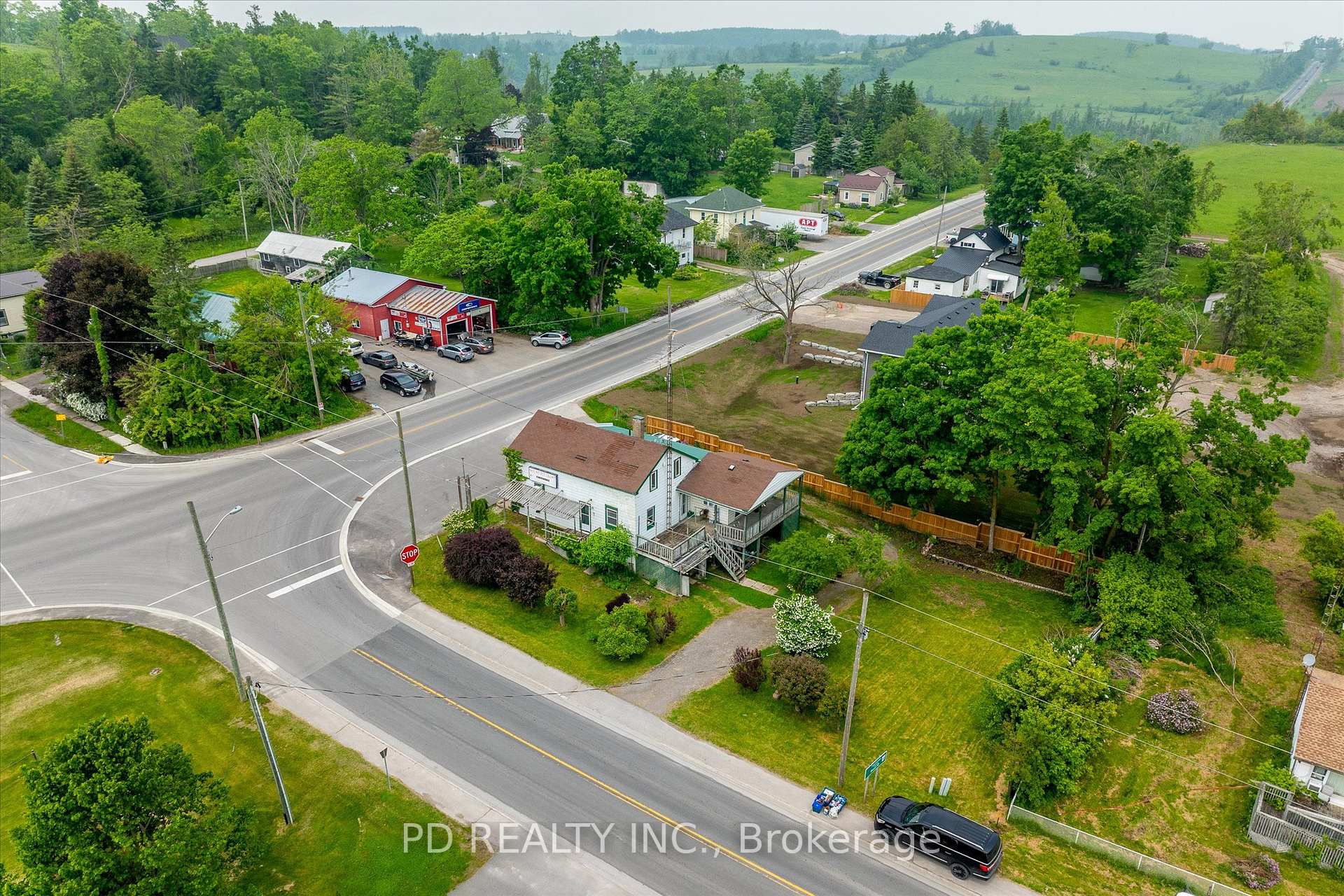 Photo 6 of 2449 Queen Mary Street, Cavan Monaghan, Cavan Twp — HOMEH