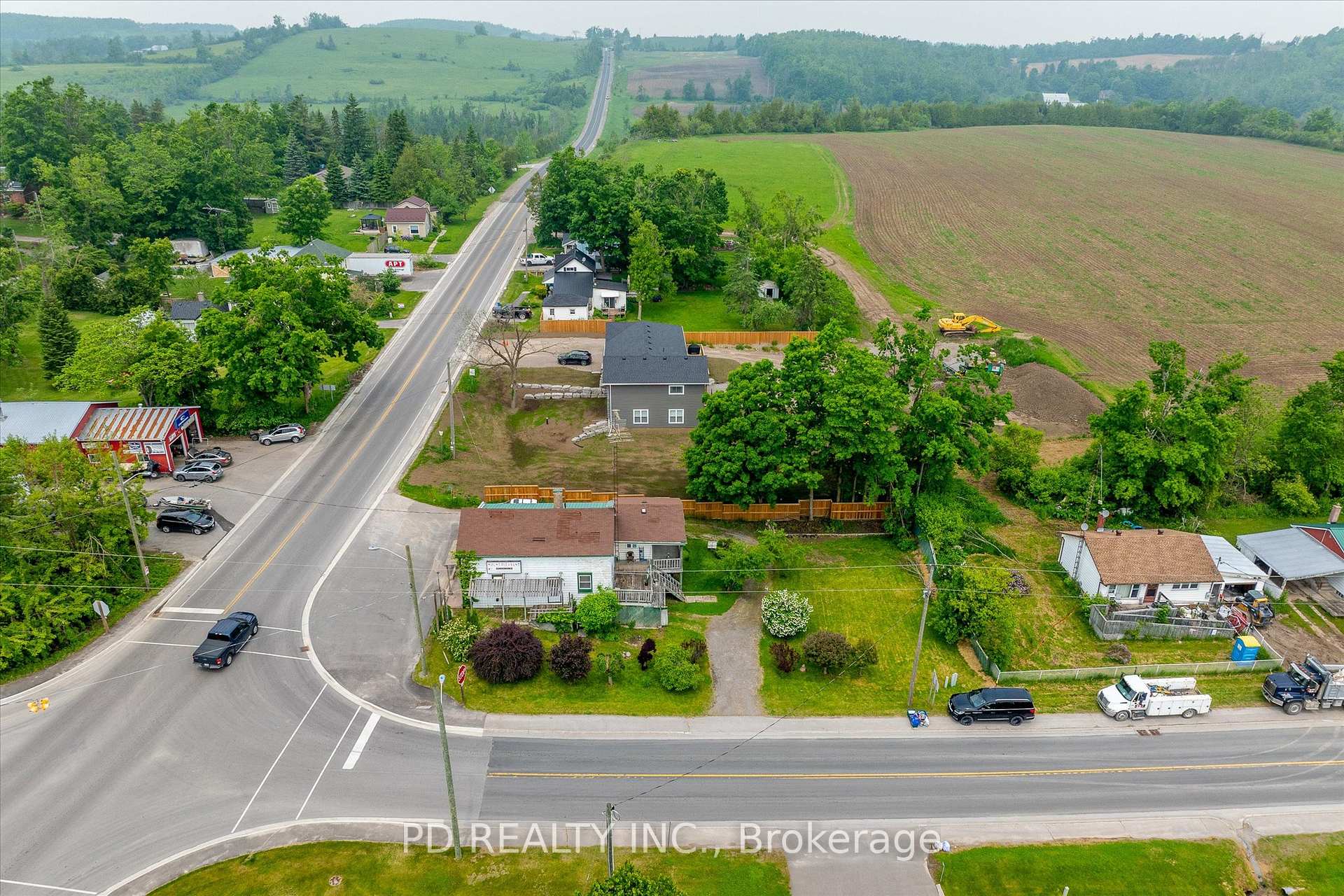 Photo 7 of 2449 Queen Mary Street, Cavan Monaghan, Cavan Twp — HOMEH