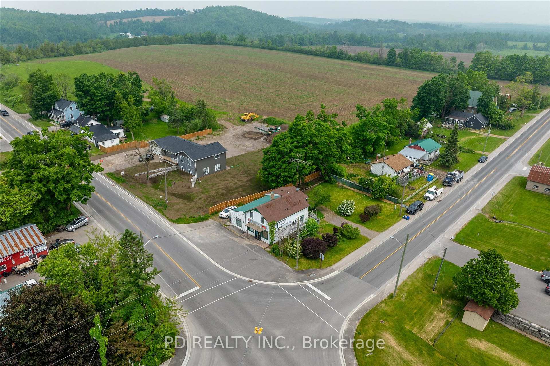 Photo 8 of 2449 Queen Mary Street, Cavan Monaghan, Cavan Twp — HOMEH