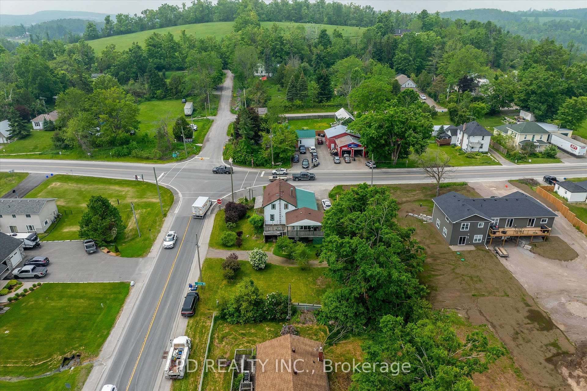 Photo 10 of 2449 Queen Mary Street, Cavan Monaghan, Cavan Twp — HOMEH