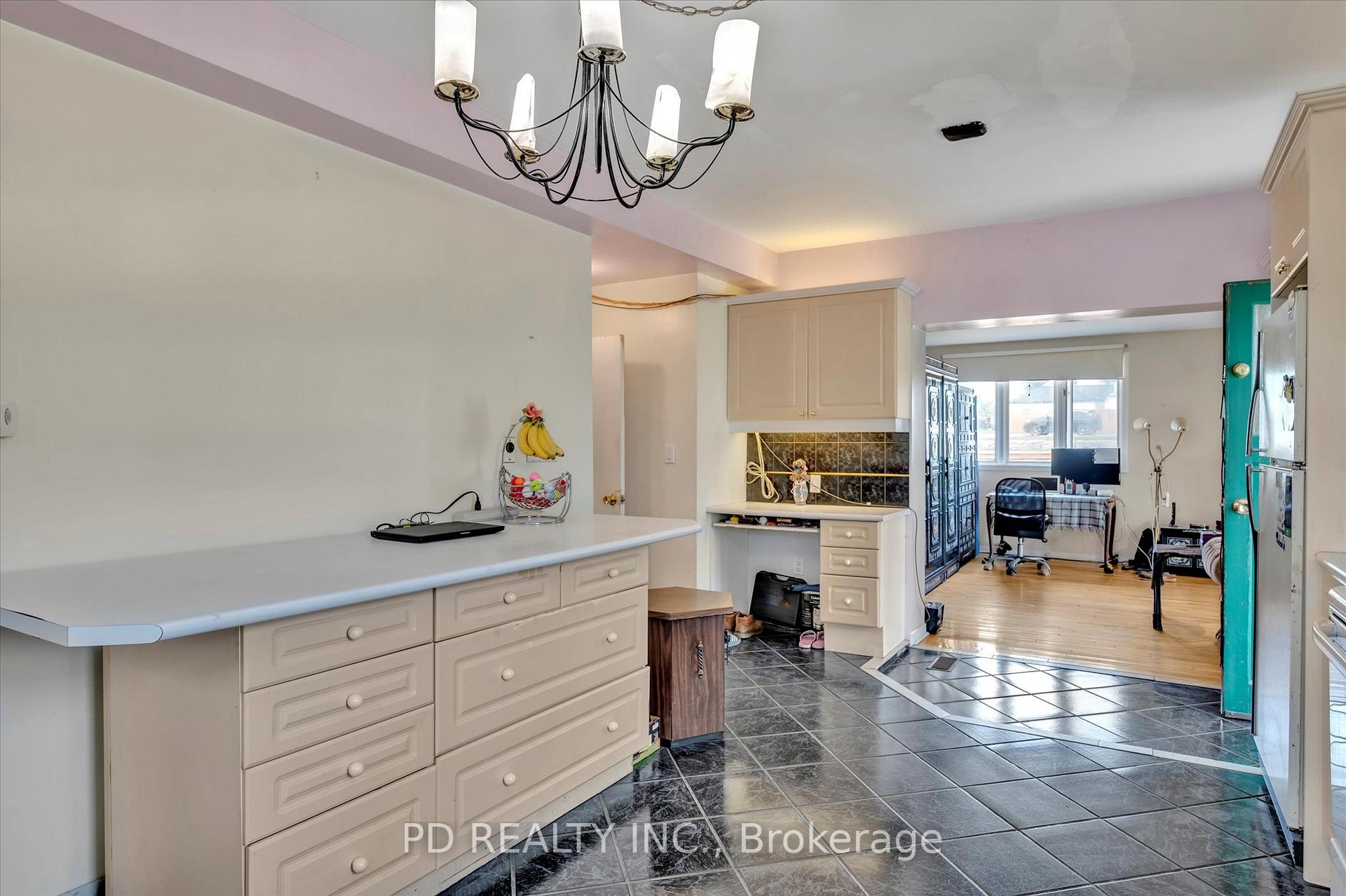 Photo 25 of 2449 Queen Mary Street, Cavan Monaghan, Cavan Twp — HOMEH
