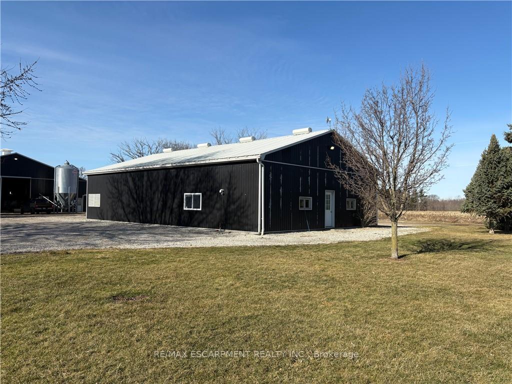 Photo 2 of Unit B, 37 Carter Road, Haldimand, Dunnville — HOMEH