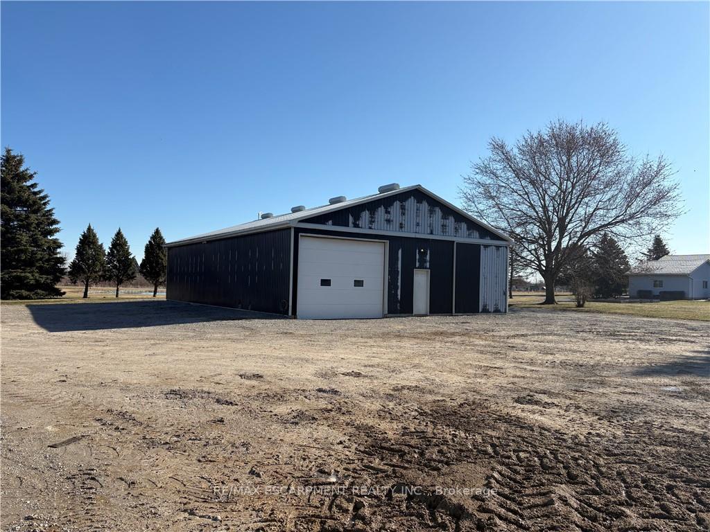 Photo 3 of Unit B, 37 Carter Road, Haldimand, Dunnville — HOMEH