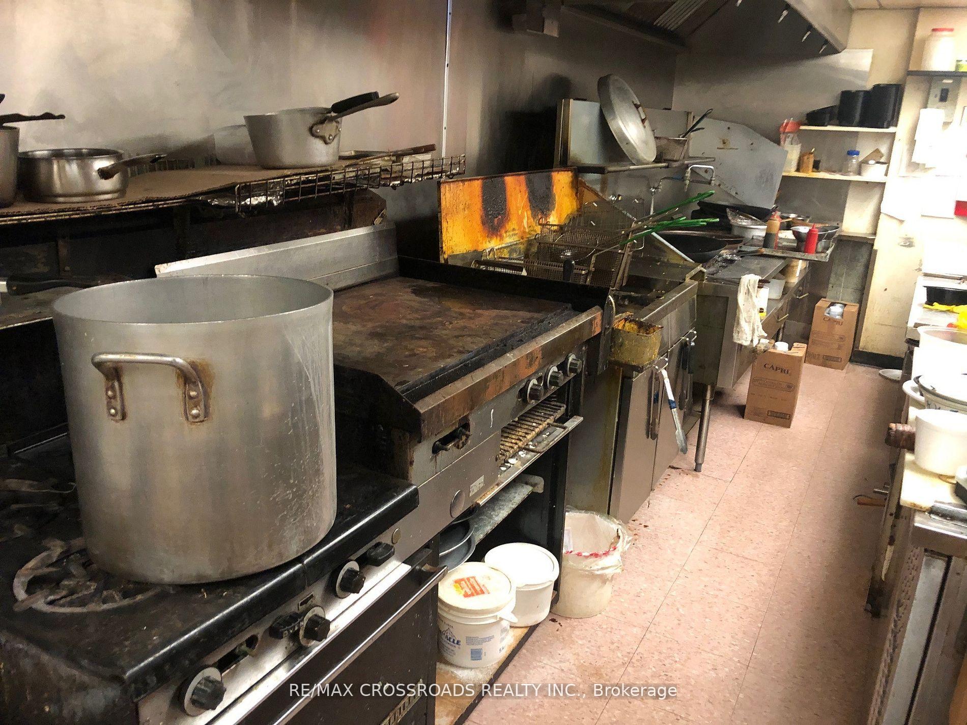 Photo 11 of 202-204 Queen Street E, St. Marys — HOMEH